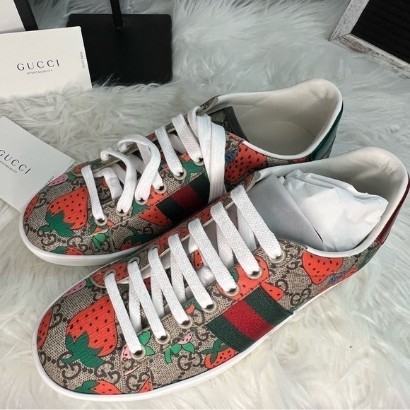Authentic Gucci Ace Strawberry Sneakers sz 36.5 NIB - Picture 11 of 17
